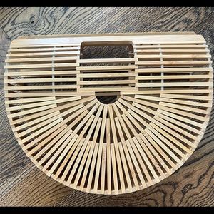Wood Cluch